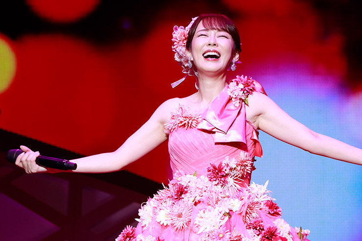 丘みどりが都内で開催の20周年記念公演「両国国技館・特別公演～花道