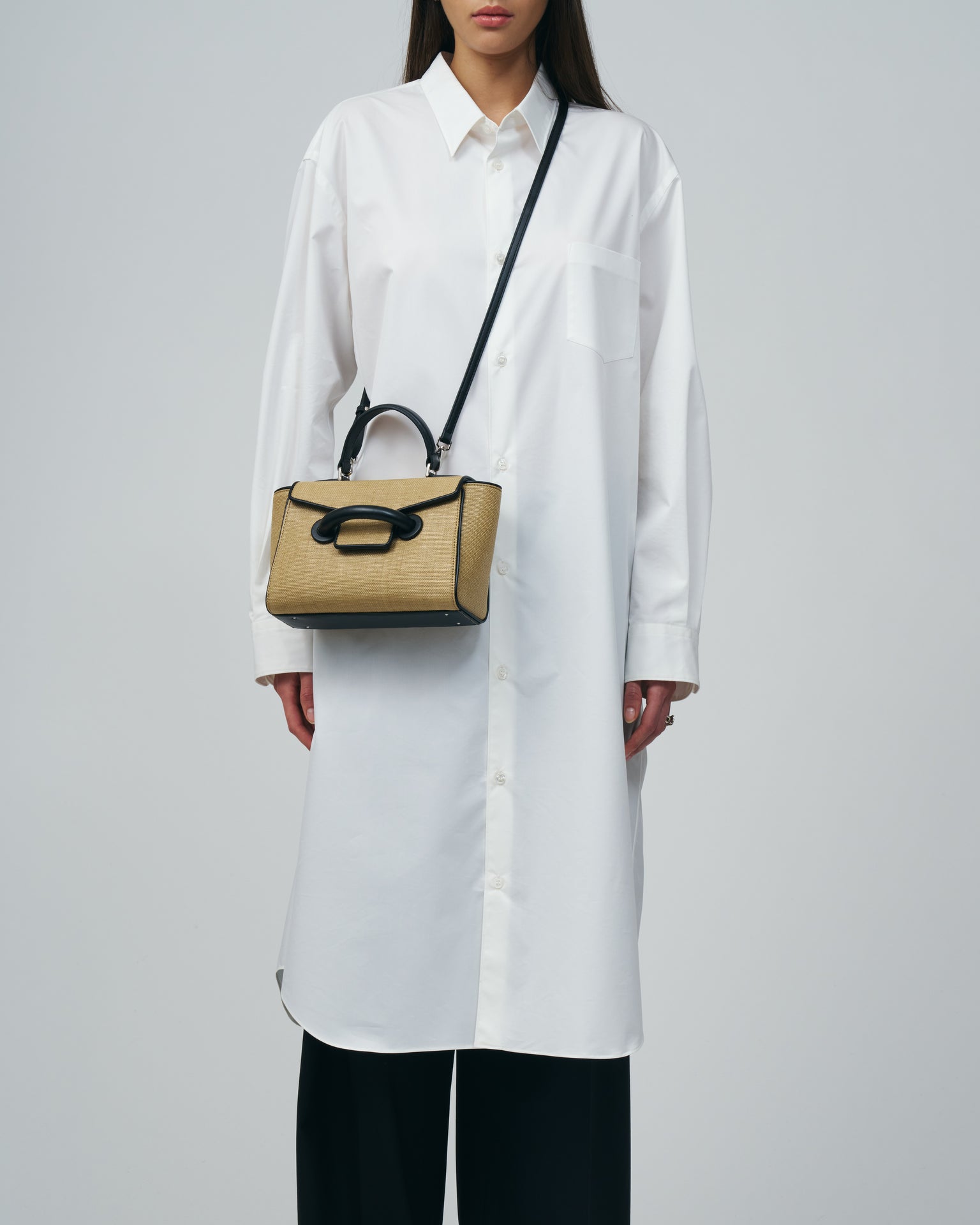 EVER MINI MINI RAFFIA, ブラック – VASIC ヴァジック日本公式サイト