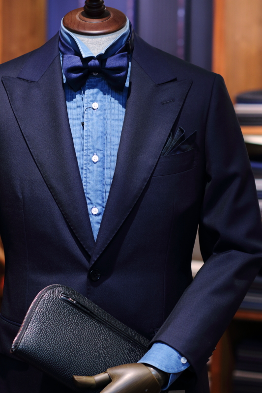 バルベラの紺無地をシングルピークで・・・ | ZERBINO BLOG