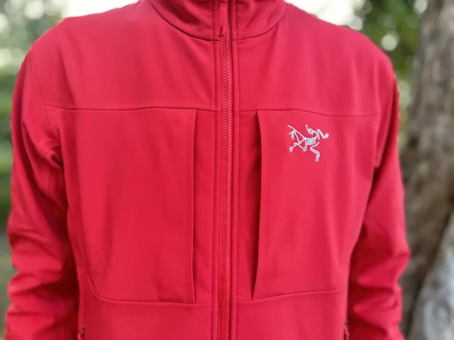 動きやすく耐久性に優れた万能なソフトシェル『アークテリクス ガンマ