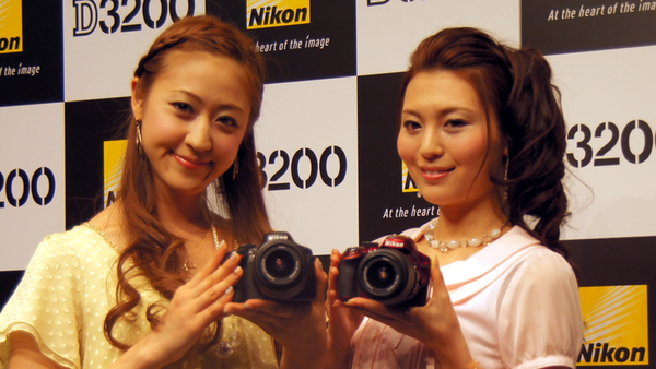 ASCII.jp：スマホでリモート撮影できるニコンの一眼「D3200」登場