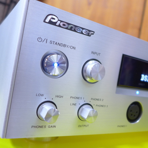 ASCII.jp：驚きのHi-Fi感をぐっと凝縮した、パイオニア U-05を聴く (1/6)