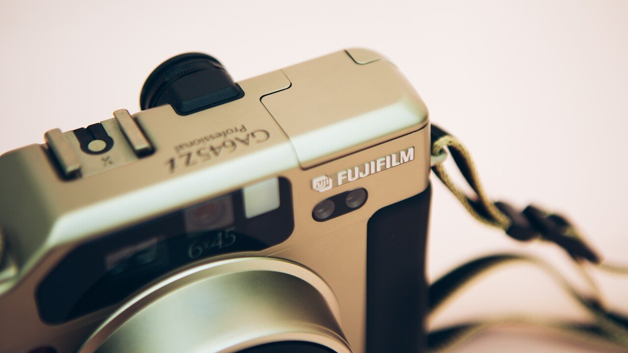 作例あり】初心者にもオススメな中判フィルムカメラFUJIFILM GA645Zi