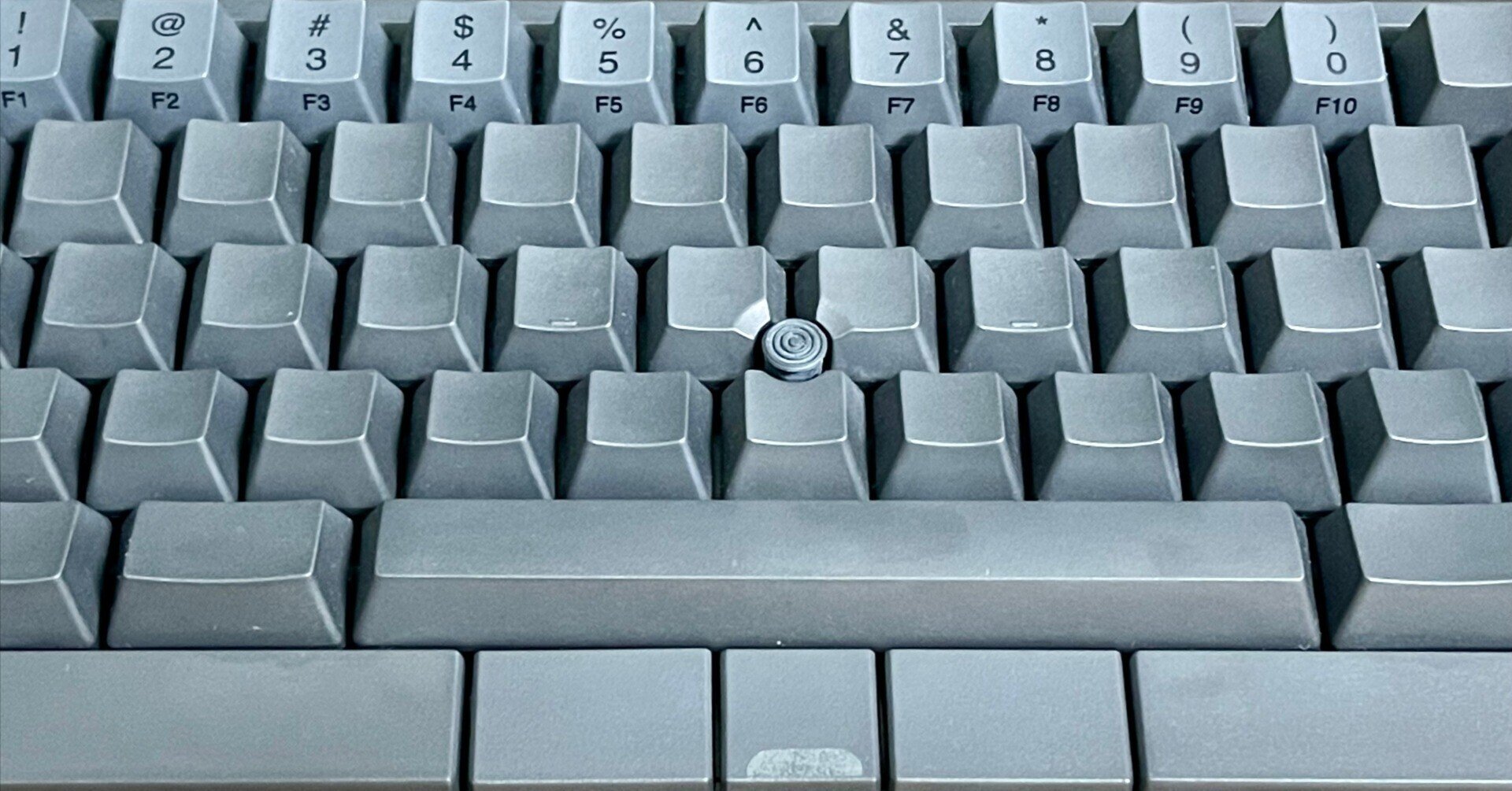 HHKB Studio に無刻印キートップとキューシンマットを装備させた