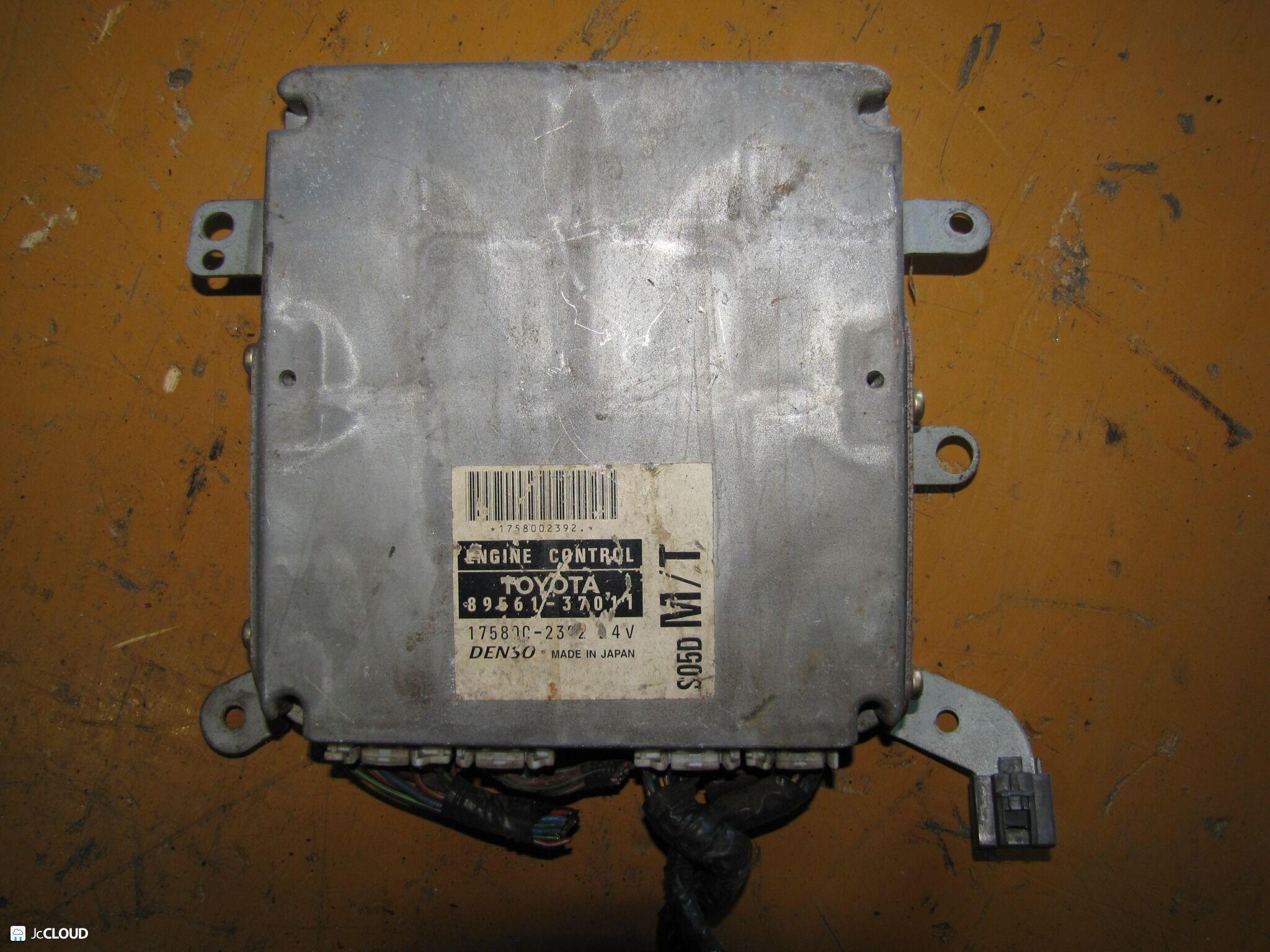 ヒノデュトロTOYOTA ダイナ エンジンECU 89561-37210