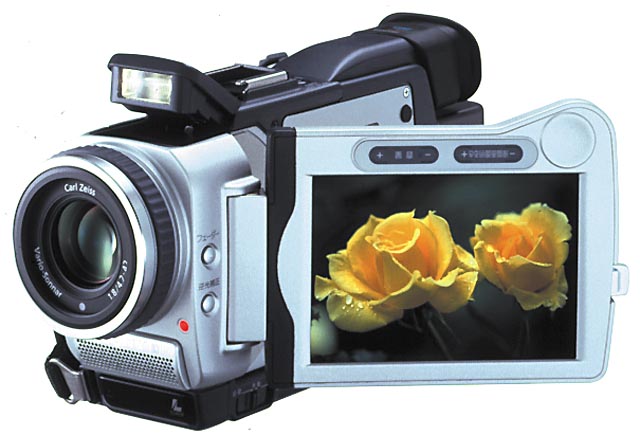 ソニー、業界初の155万画素CCD搭載DVカメラ