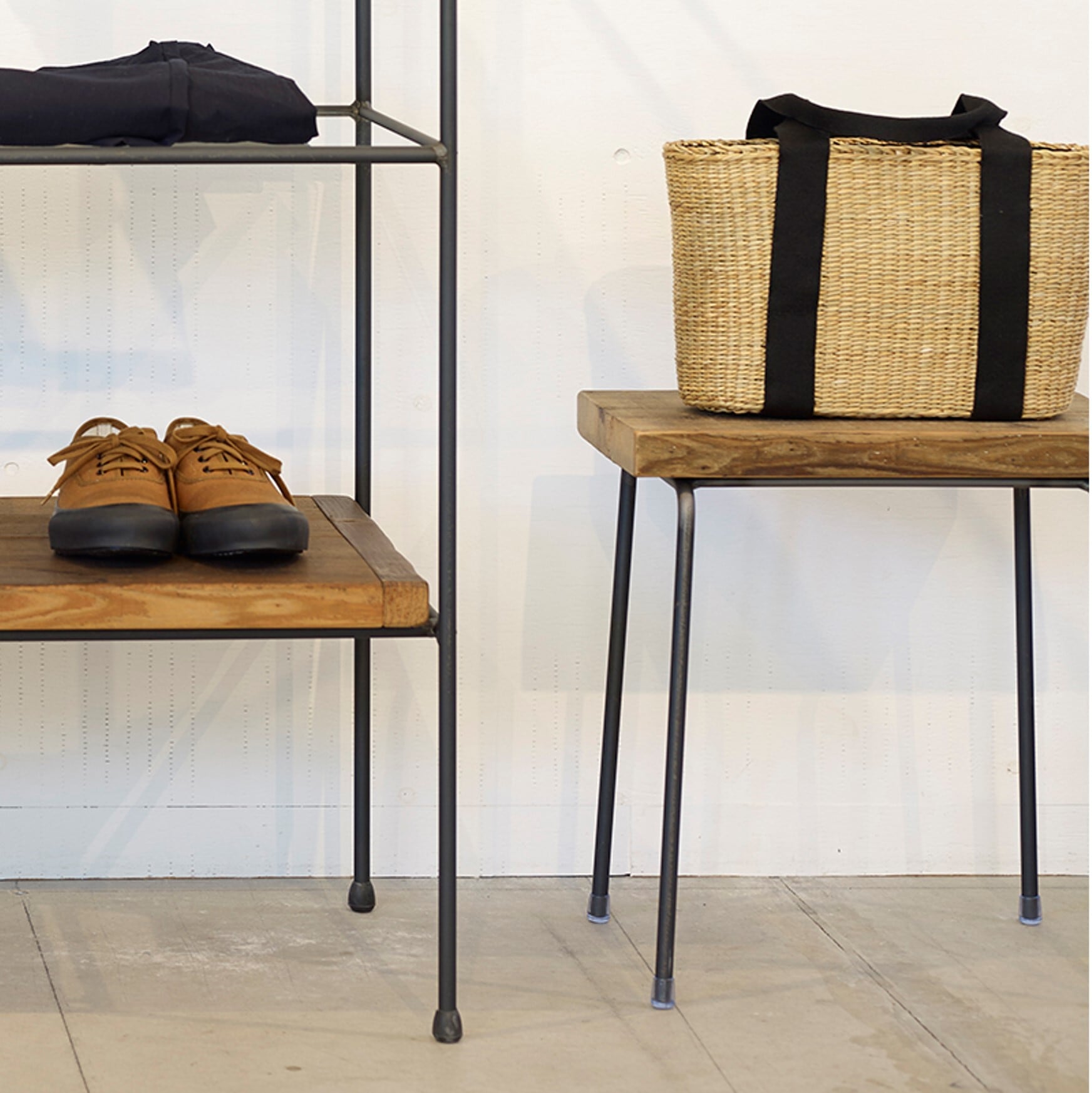 杉古材とアイアンのシャビーカフェスツール【K-Cｰ1704】アイアン