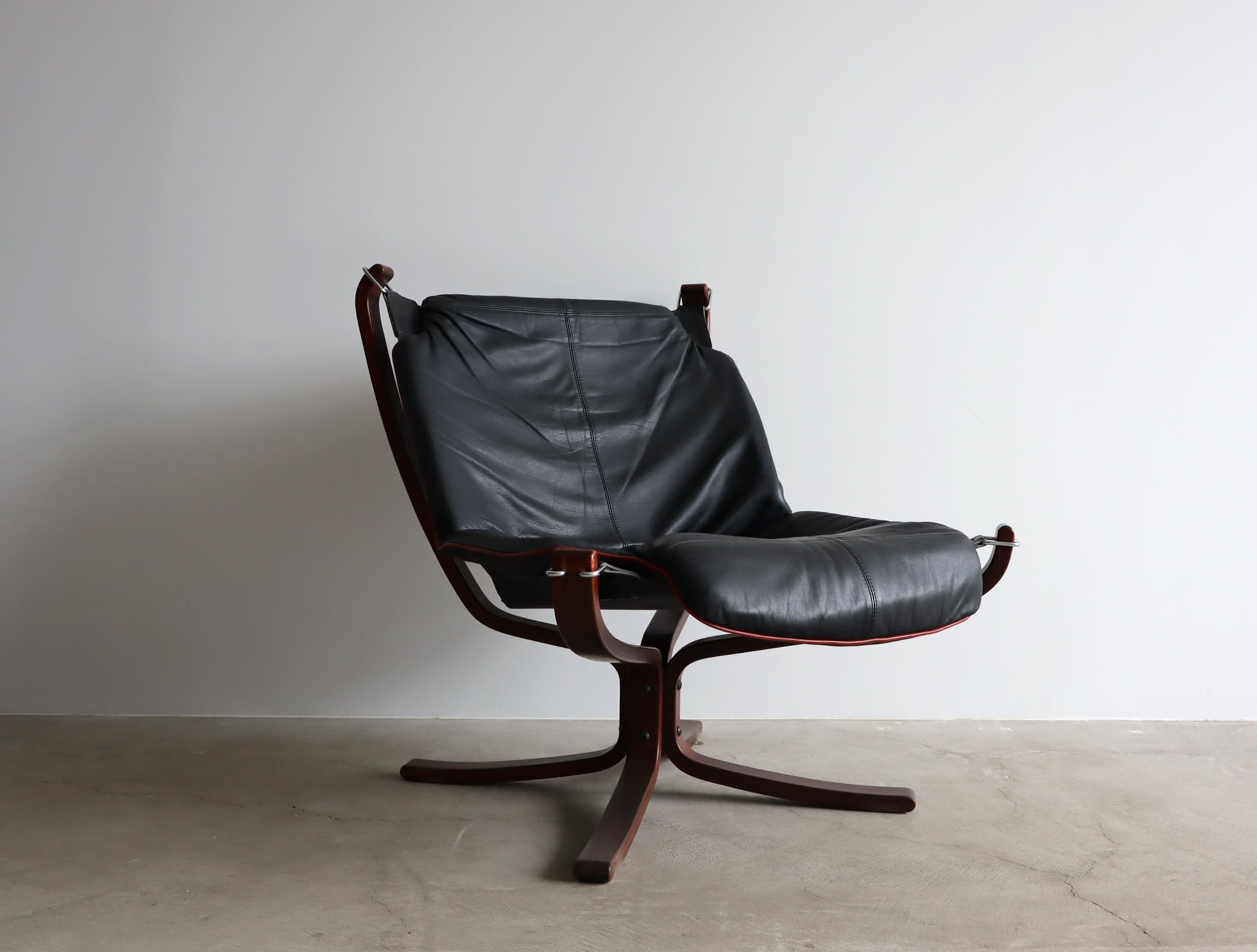 ヴァットネ ファルコンチェア | fismic