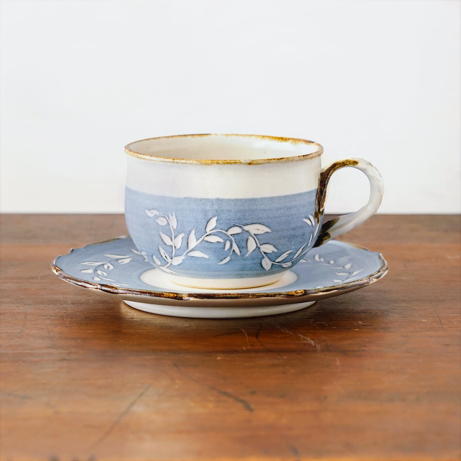 山内卓夫 カップ＆ソーサー リーフ柄 水色 信楽焼 滋賀県産【伝統工芸