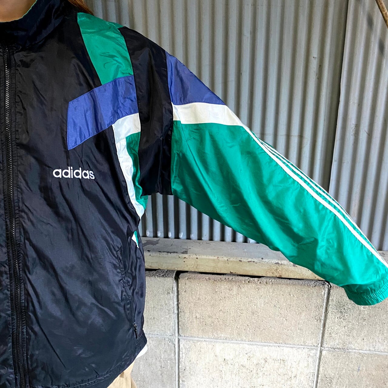 80〜90年代 adidas アディダス ロゴ刺繍 切り替え ナイロンジャケット