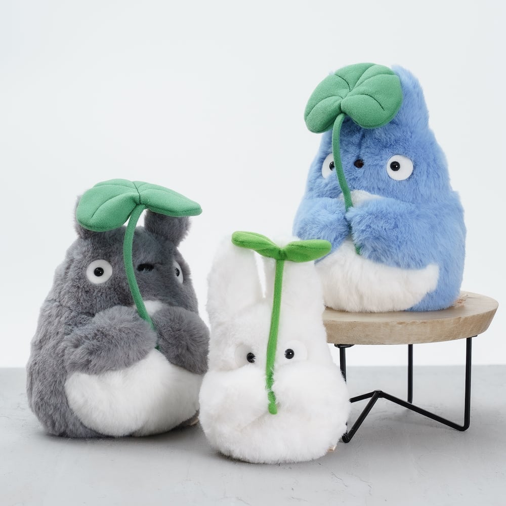 となりのトトロ ぬいぐるみ なかよし中トトロ 葉っぱもち（0331） | す