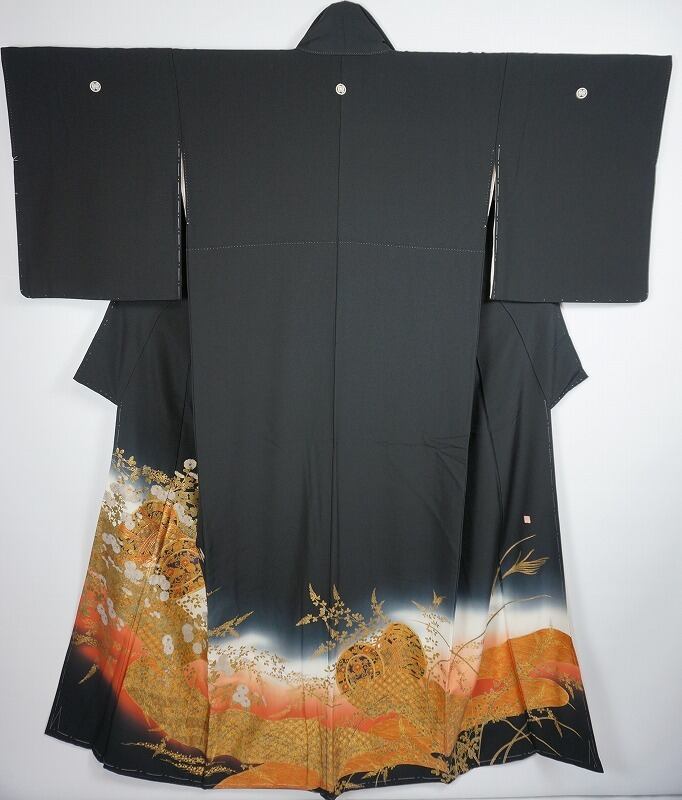 未使用 作家物 金泥 黒留袖 比翼仕立て 正絹 五つ紋 黒 オレンジ 374