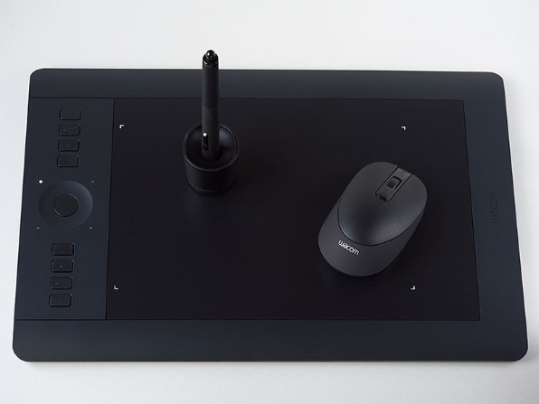 ワコム Intuos Pro medium PTH-651/K1 [ブラック] 価格比較 - 価格.com