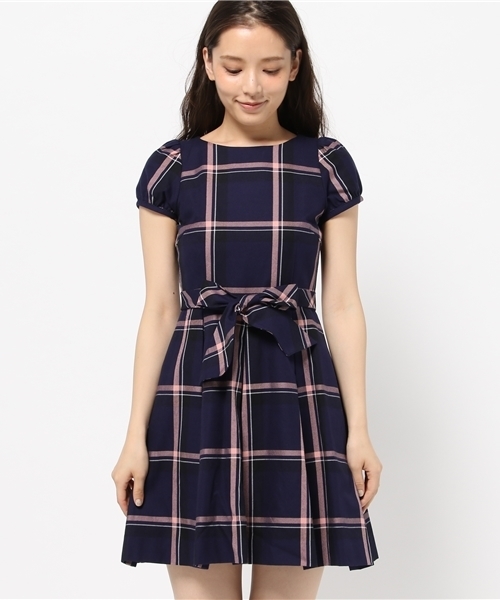 BLUE LABEL CRESTBRIDGE（ブルーレーベルクレストブリッジ）の