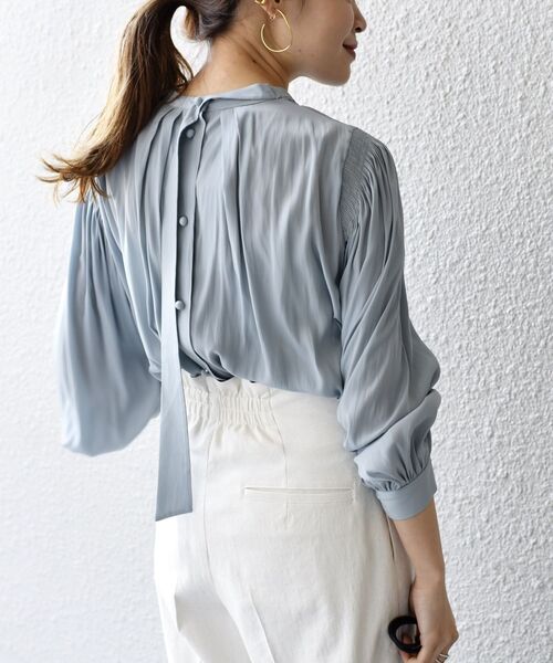 SHIPS（シップス）の「*ZOZO限定*シャーリングバックタイブラウス