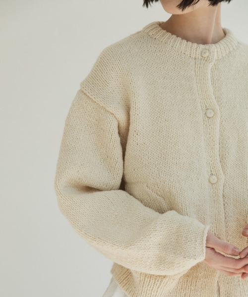 かぐれ（カグレ）の「ペルークルーネックカーディガン（ニット