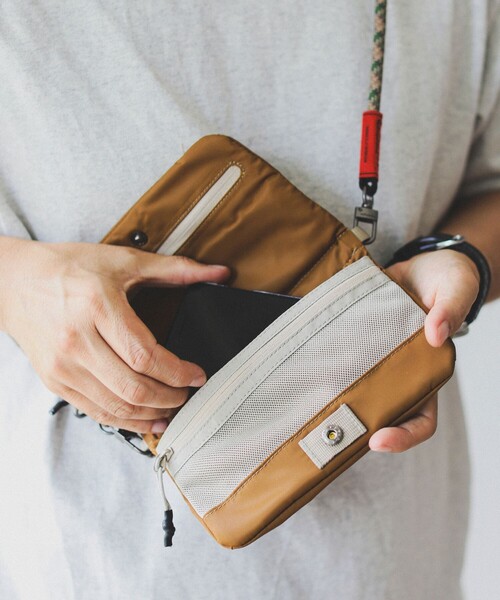 Topologie（トポロジー）の「Topologie / Phone Sacoche 90 フォン