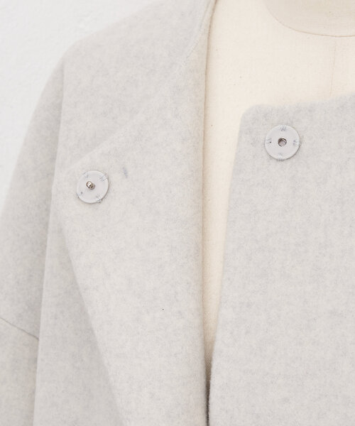 BEARDSLEY（ビアズリー）の「後ろぷっくりウールショートコート