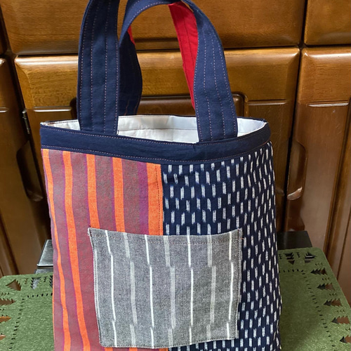 久留米絣をパッチワークした手頃なサイズの手提げバッグ トートバッグ