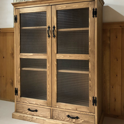 食器棚 チェッカーガラス 扉付き本棚 アンティーク家具 ガラス