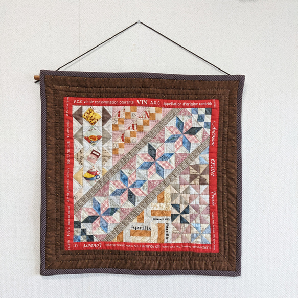 寄木細工のようなパッチワークキルトのタペストリー☆幾何学模様②