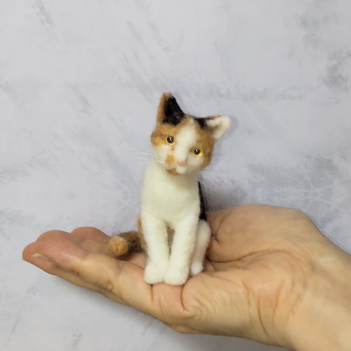 羊毛フェルト】ミニミニ三毛猫~お座り~ 羊毛フェルト パステルミケ