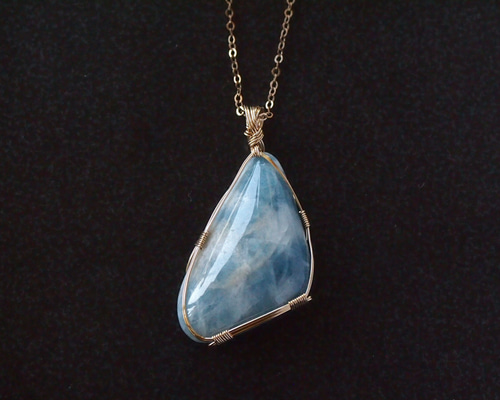 糸魚川翡翠 入りコン沢 茄子紺 ペンダントトップ 入りコン沢ヒスイ