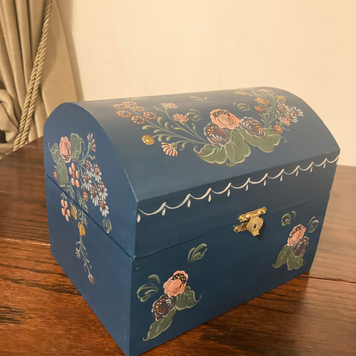 展示商品］宝石箱の様な木製小物入れ✳︎ヨーロピアンペインティング