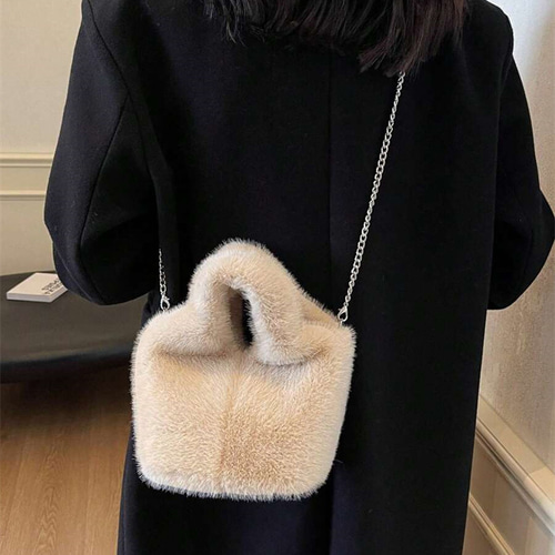 秋冬新作 ふわふわ ぬいぐるみ ハンドバッグ レディース、大容量ファー