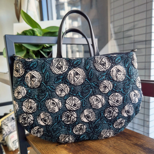 ミナペルホネン/rosyロージィーブルーグリーン/ラウンドMサイズmina