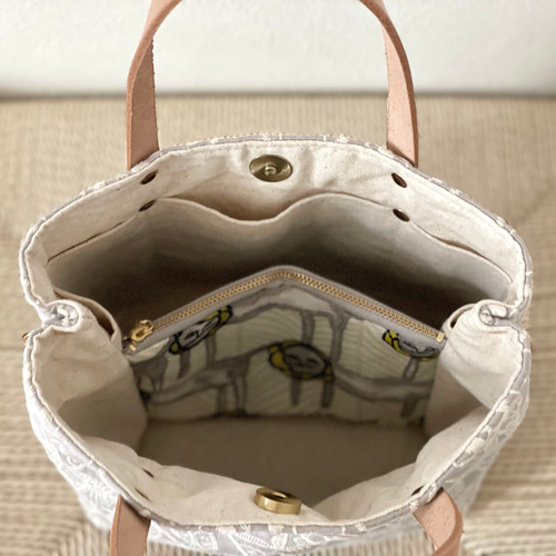 ⚮̈ミナペルホネン symphony ポーチで仕切りバッグ トート トート