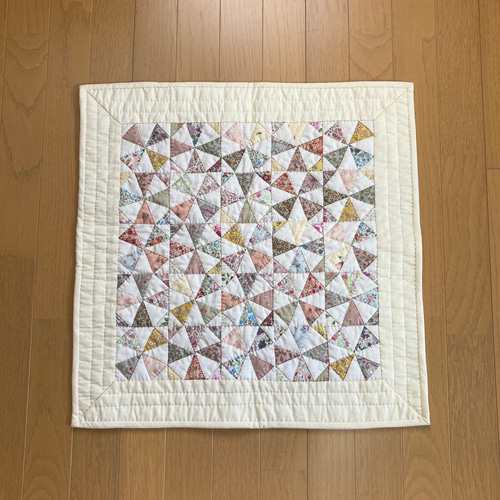 大きめ万華鏡のパッチワークタペストリー パッチワークキルト