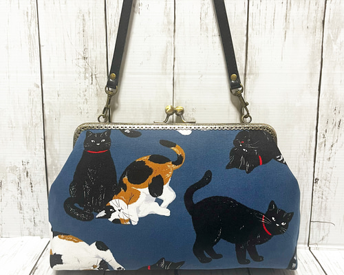 猫柄 がま口バッグ ショルダー紐付き ハンドメイド ショルダーバッグ