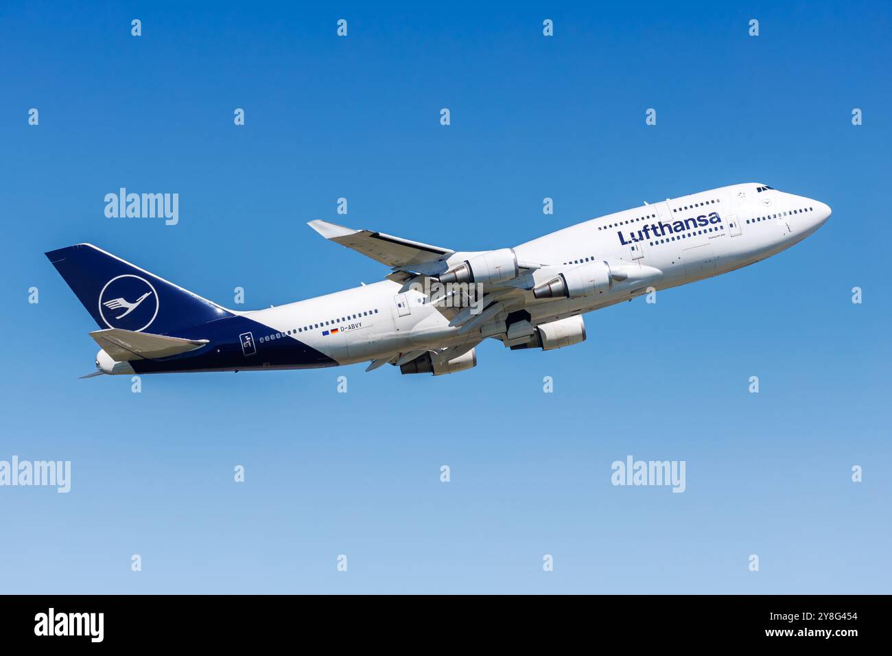 Lufthansa 747 hi-res stock photography and images - Page 2 - Alamy