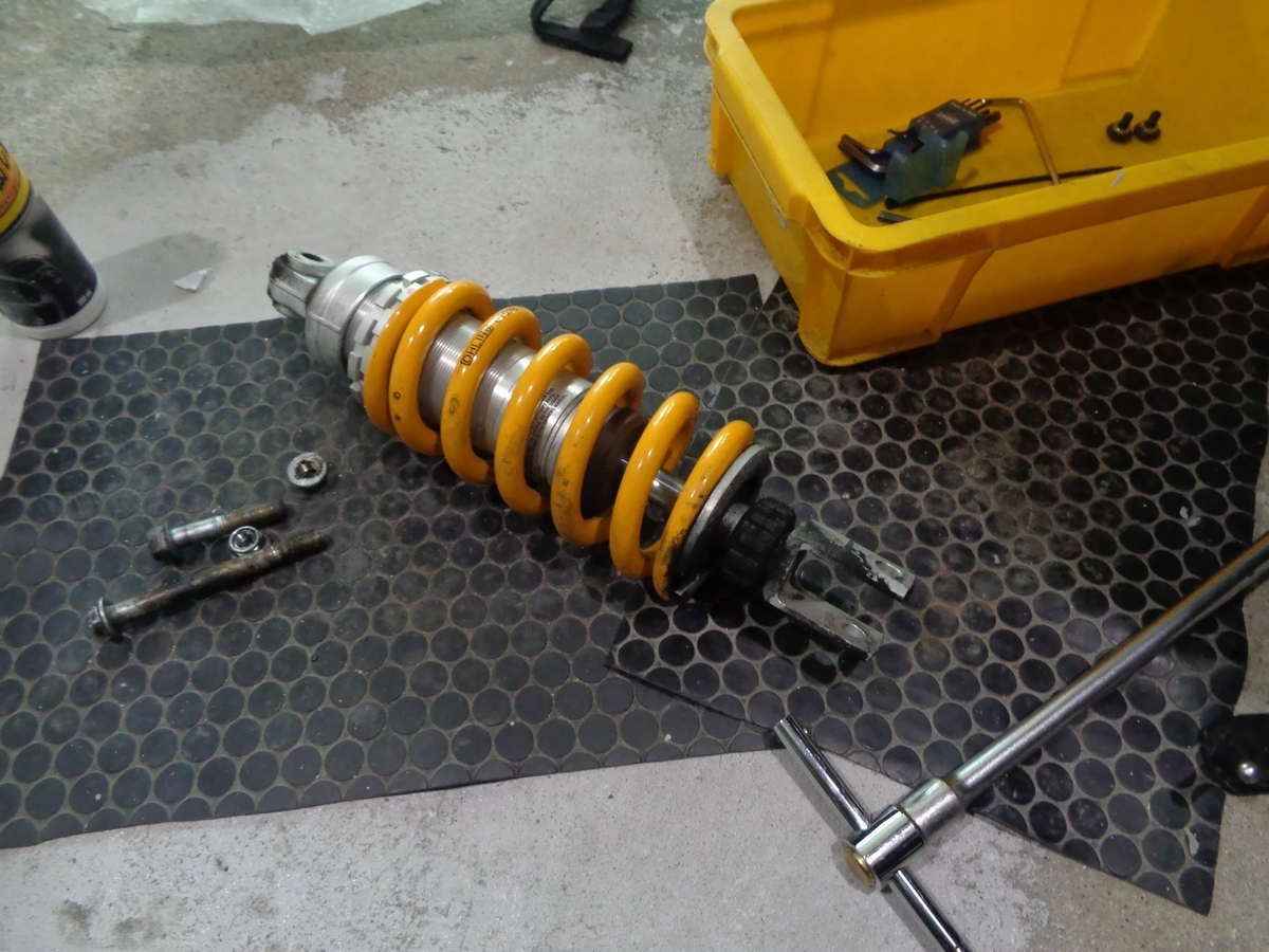 MT-07 リアサス交換 - I don't know anything other than a motorcycle