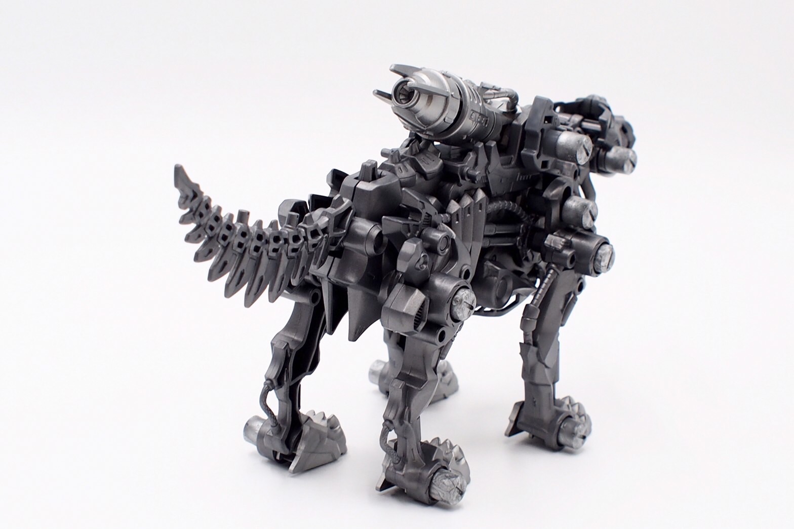 ZWR ビクター・スピーゲル専用ハンターウルフ レビュー | 退屈と