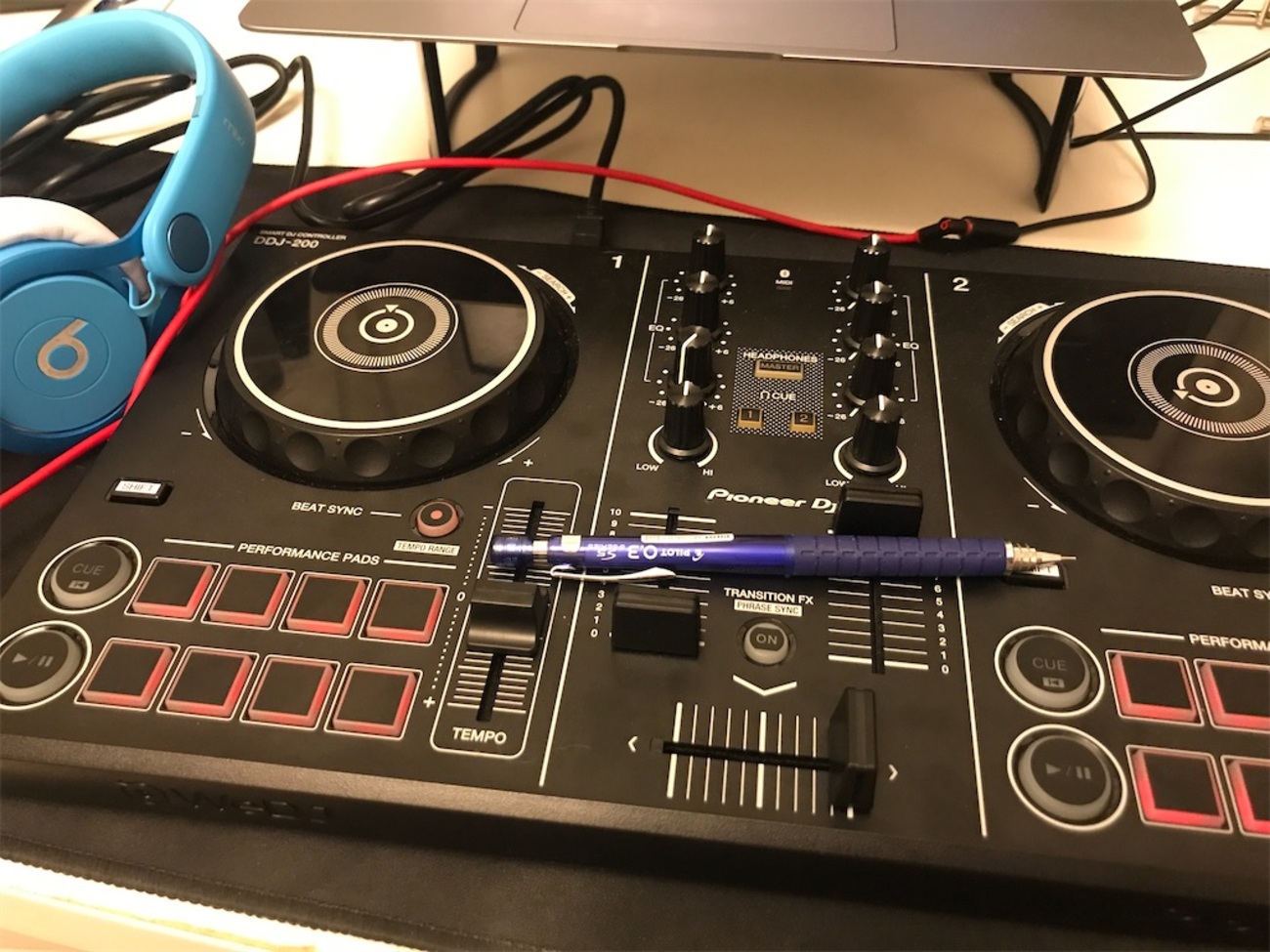 Pioneer DDJ-200を買ってみて良かったのでレビューします【DJ機材