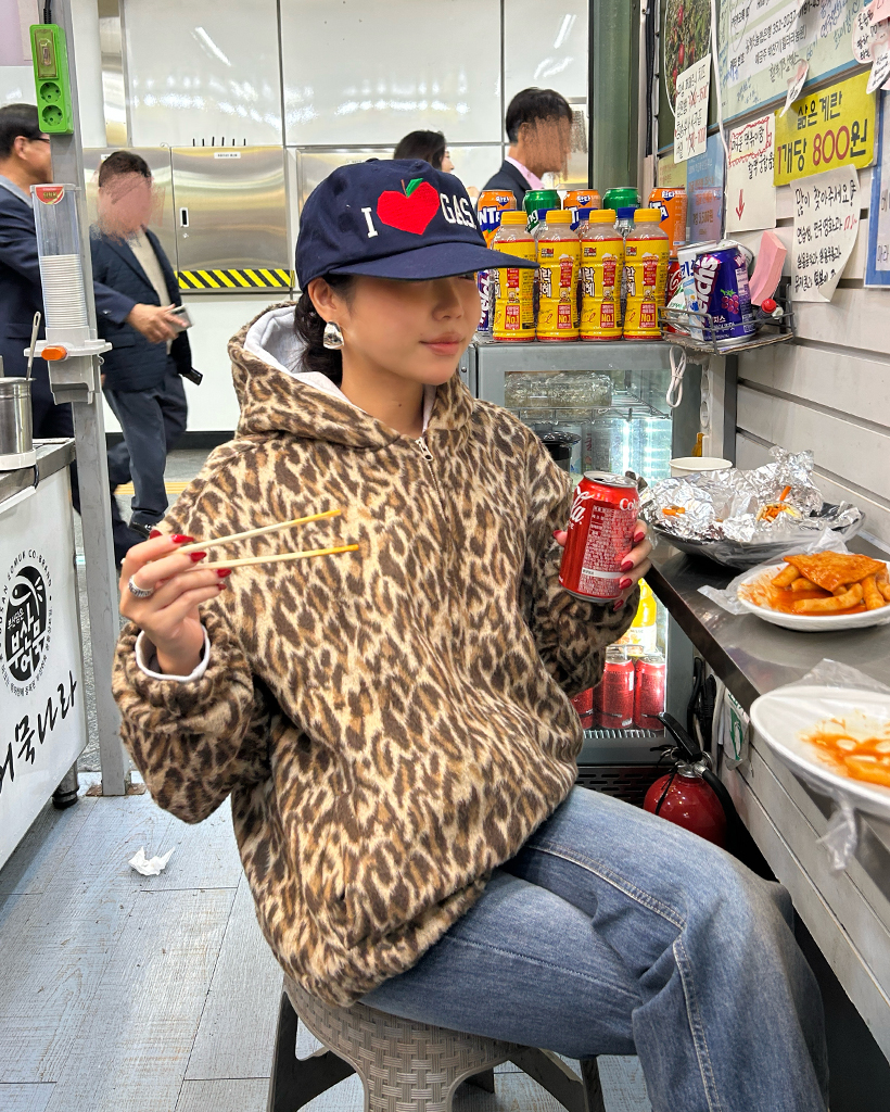 ユニセックス）ファーレオパードパターンジップアップパーカー