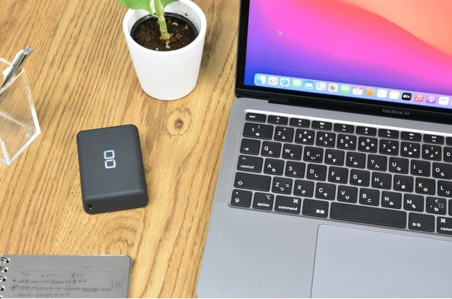 MacBook Air M1をも充電するって？！世界最小級の30W出力ポータブル