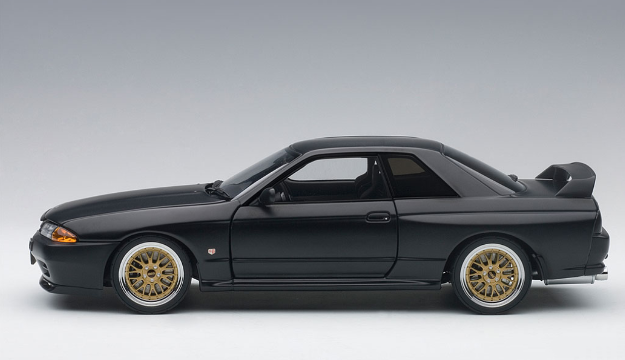 1/18 AUTOart Nissan Skyline GT-R GTR (R32) V-SPEC II TUNED VERSION