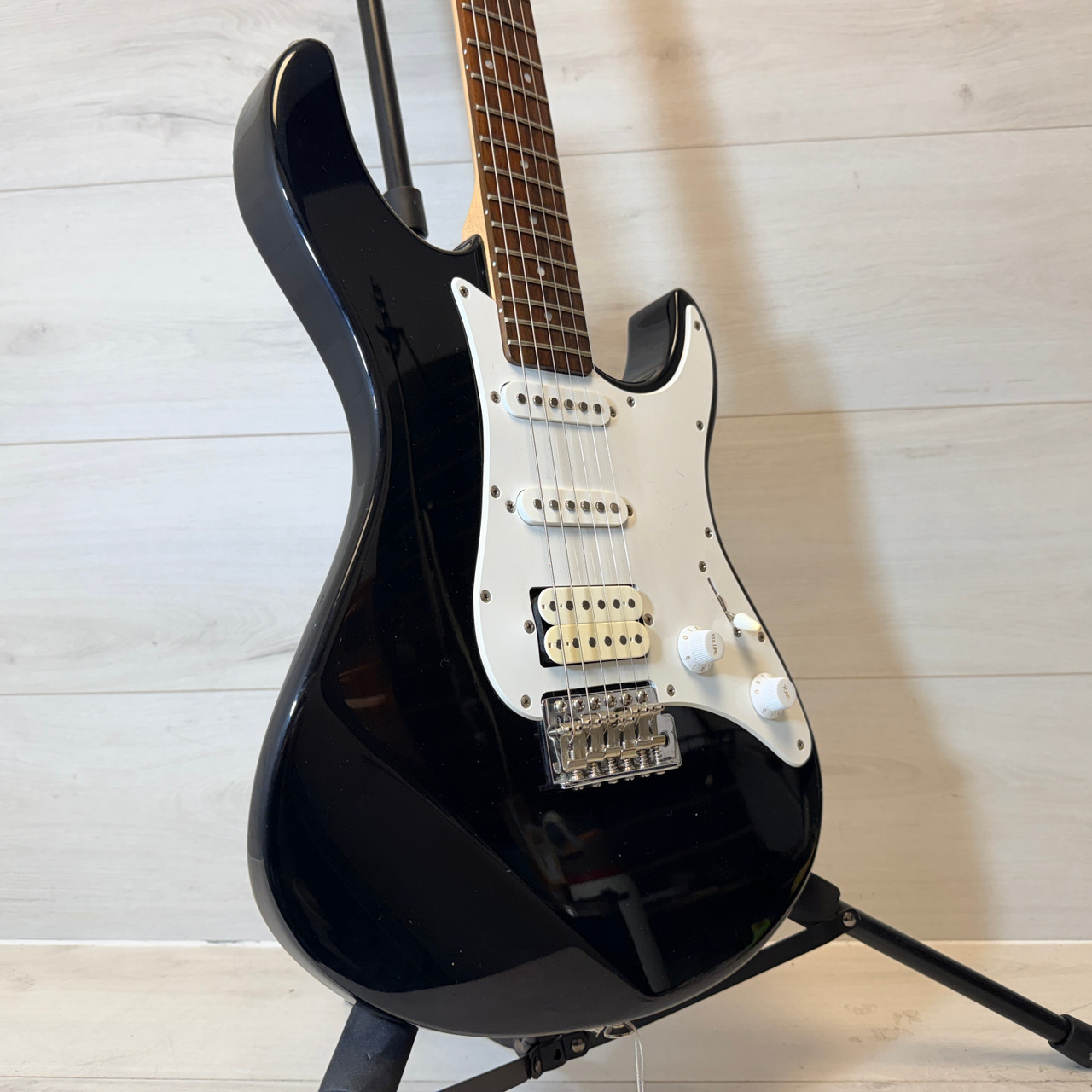 Used Yamaha EG 112 Electric Guitar Black 6-String