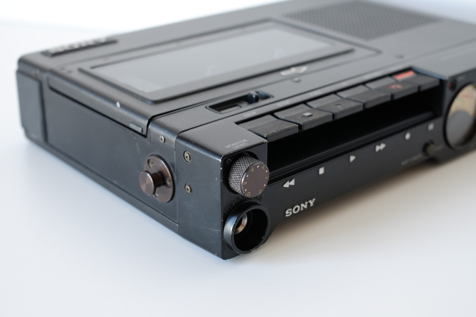 ポータブルプレーヤー SONY TC-D5 PRO ポータブルプレーヤー SONY TC