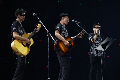 藤井フミヤ、“平成最後”の武道館年越しライブ 木梨憲武がサプライズ