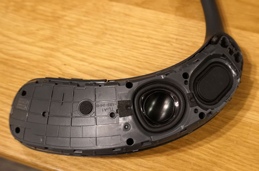 首にかけるスピーカーで、ドルビーアトモスの立体音場をパーソナルに