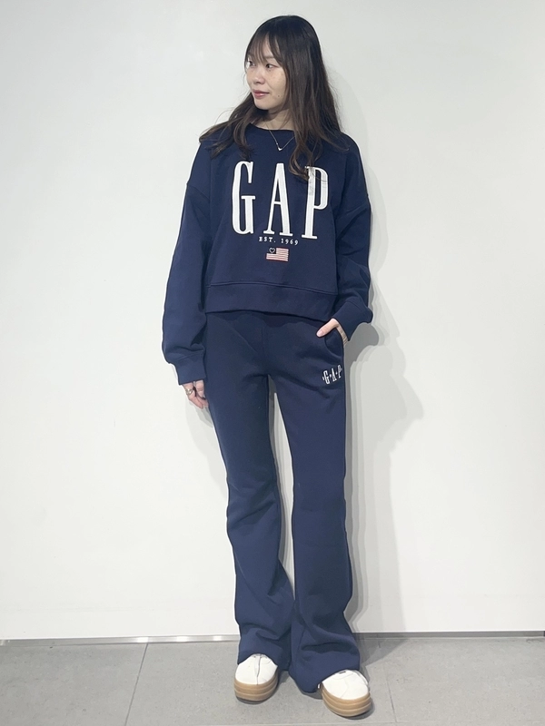 人気上がり中！】NEWスウェットセットアップのスタイリング | Gap公式