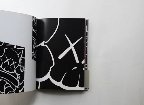 古書古本 dessin：KAWS ONE カウズ・ワン（KAWS 著,河内タカ、飯田