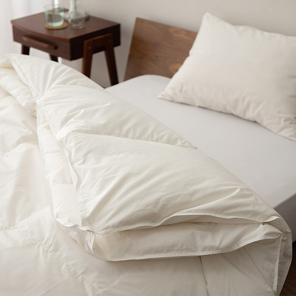 日本製 ロイヤルゴールドラベル 2枚合わせ羽毛布団 ダブル 非圧縮 軽量