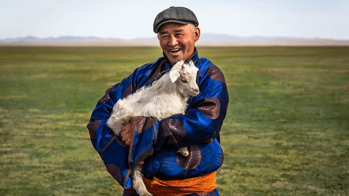 ロロ・ピアーナが新プログラムを発表、カシミヤ産地モンゴルの遊牧民を支援