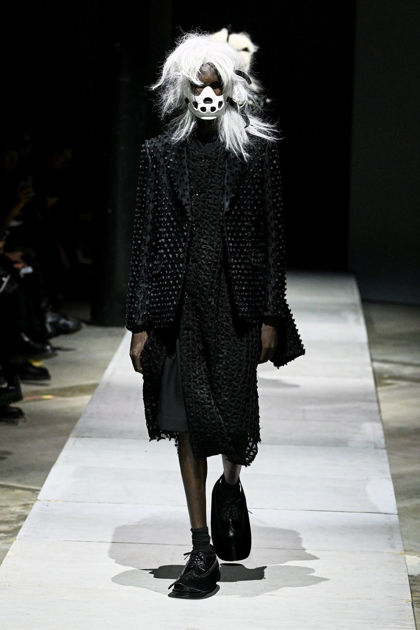 閉塞した世界における川久保玲の思考、「コム デ ギャルソン オム