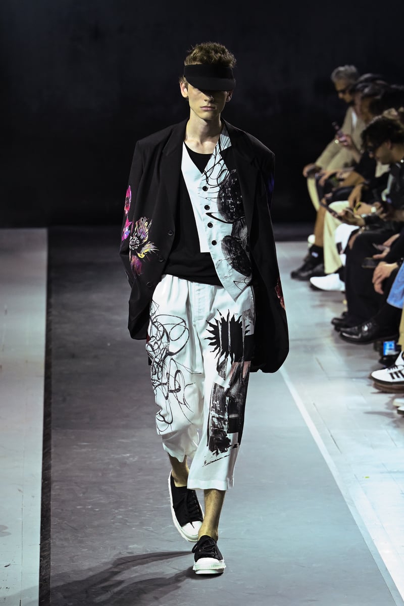 Yohji Yamamoto POUR HOMME 2025年春夏コレクション | パリ | 画像98枚